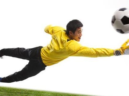 掌握足球的20个技巧，成为球场上的明星（让你的脚步飞舞，引领比赛胜利！）