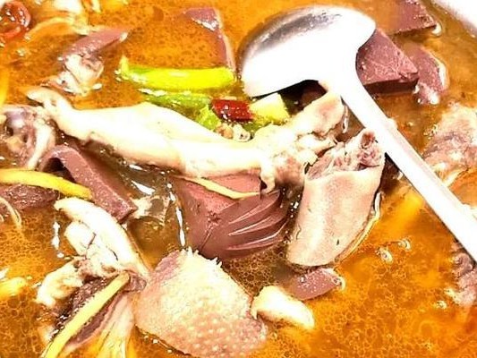 探寻固始县白露河钓鱼路亚的乐趣（钓鱼路亚，领略自然之美）