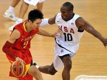 篮球防守特性（探究篮球防守技巧，提升防守能力）