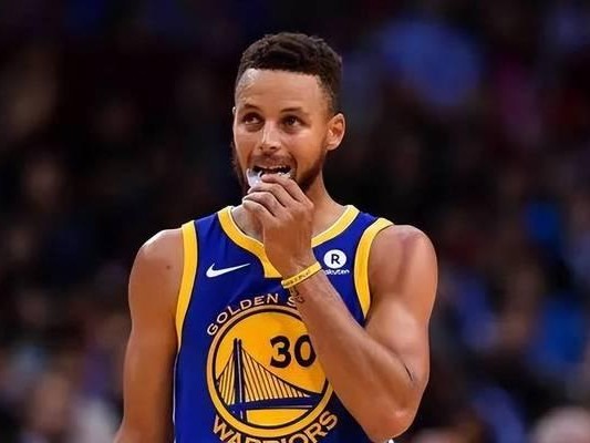 NBA现役后卫盖帽排行榜（排位争夺、防守之王、后场精英、关键一击）