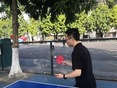 乒乓球技巧大揭秘！（以底板打球的绝佳技巧与训练方法）