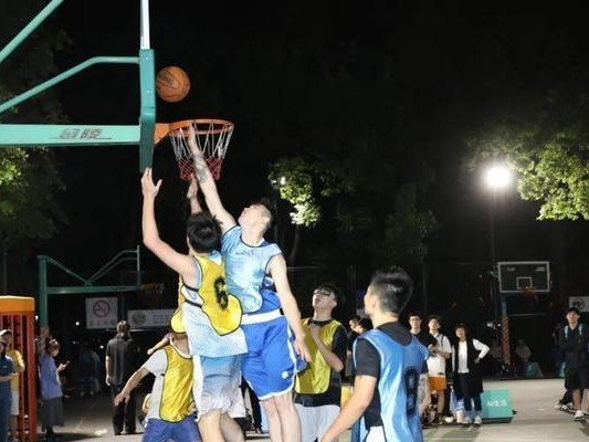 3vs3篮球防守教学（打造坚固防线，提升球队实力）
