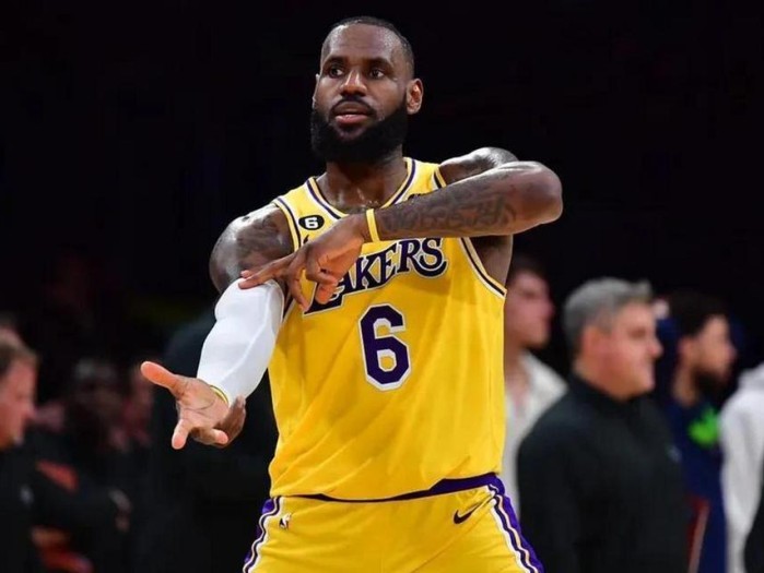 NBA季后赛抢断排行榜前十名（季后赛中的抢断高手是谁？探索NBA历史上最卓越的球员）