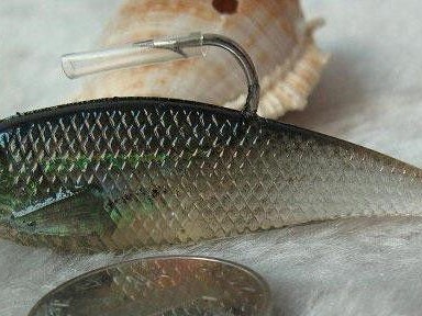 以路亚小河钓鱼的饵料选择与技巧（以路亚小河钓鱼的饵料选择及应用技巧）