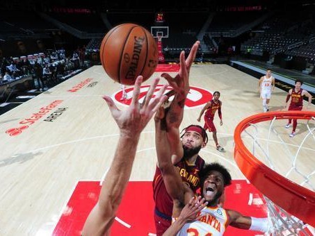 篮球麦基后场防守之王（NBA历史上最佳的防守球员之一）
