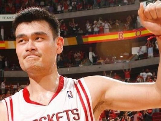 NBA中国球员赚钱排行榜（探索中国NBA球员的财富及赚钱能力）