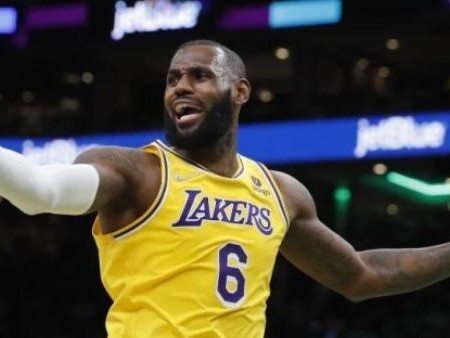 探究2021NBA个人效率排行榜的巅峰表现（揭秘球员职业生涯的巅峰状态与关键要素）