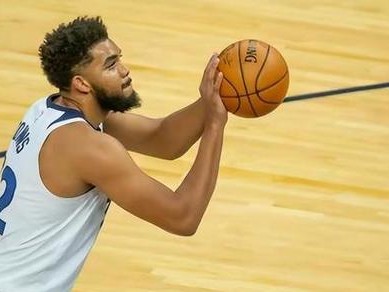 NBA三分球大赛记录排行榜最新（揭秘历届NBA三分球大赛冠军，詹姆斯对决库里谁更厉害？）