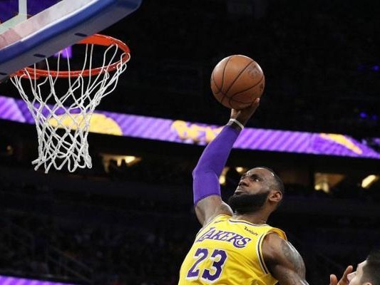 NBA2019年最厉害球员排行榜揭晓（詹姆斯成为当之无愧的最佳球员，字母哥崭露头角）