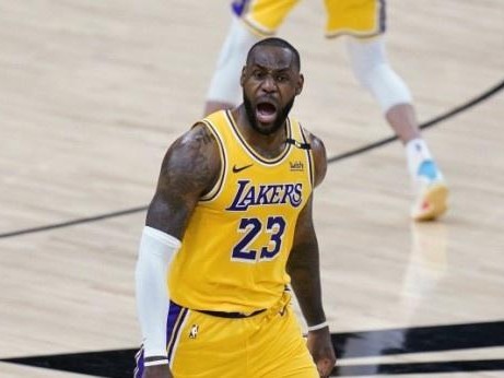 NBA2021十月最佳（回顾NBA2021十月最佳球员的出色表现，为新赛季揭开序幕）