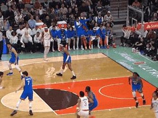 1v1篮球防守员是否可以出三分线？（探讨篮球1v1防守员对于三分线的使用策略）