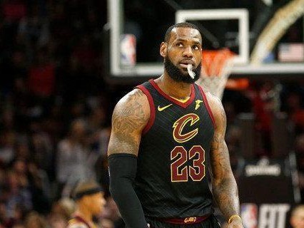 NBA热门车排行榜（NBA球员们奢华座驾背后的故事，你了解吗？）