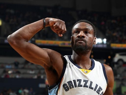 篮球之道（NBA超级巨星的防守秘籍和突破篮球界记录的精彩时刻）