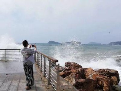 提升海游泳技巧的有效训练方法（掌握正确姿势、改善水性、增强力量训练、提高呼吸控制等关键因素）